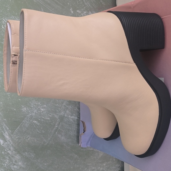 Lisa Vicky Ankle Boots Beige Polish Calf Valid-V 8.5M NIB - Picture 4 of 8